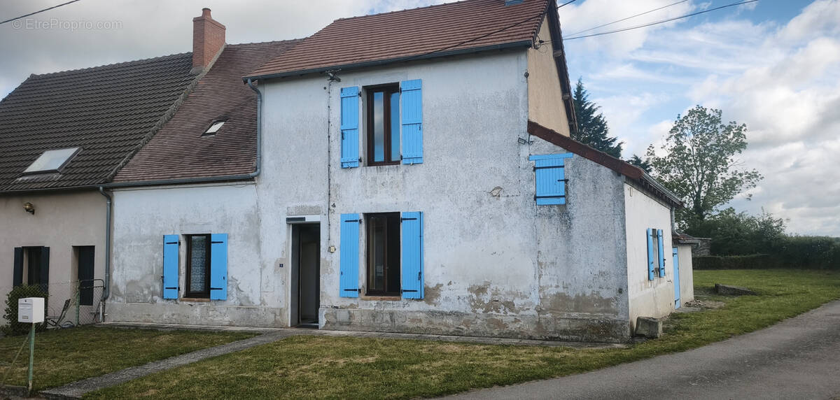 Maison à MONTMARAULT