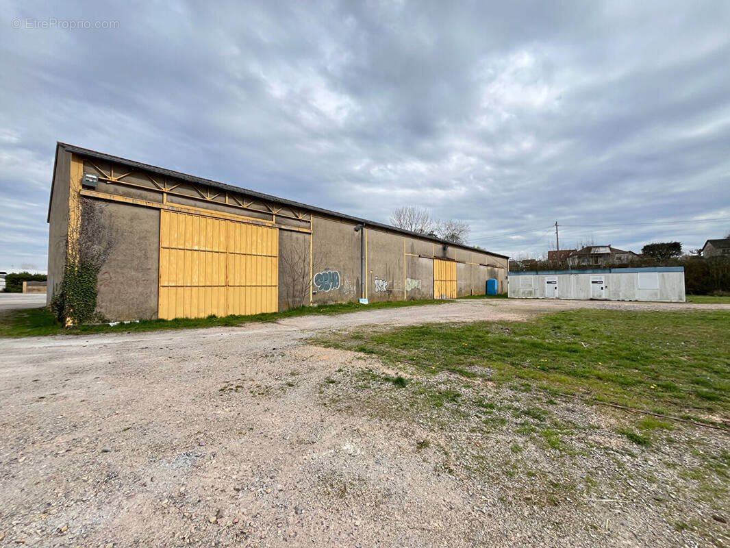 Commerce à CERCY-LA-TOUR