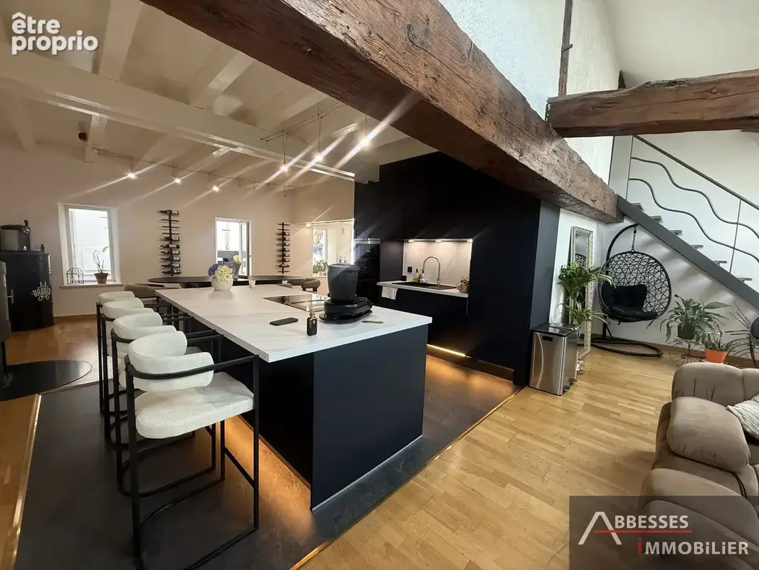 EN EXCLUSIVITÉ - CENTRE VILLE : Au 2ème et dernier étage : Superbe appartement esprit loft de type F5 - photo 13