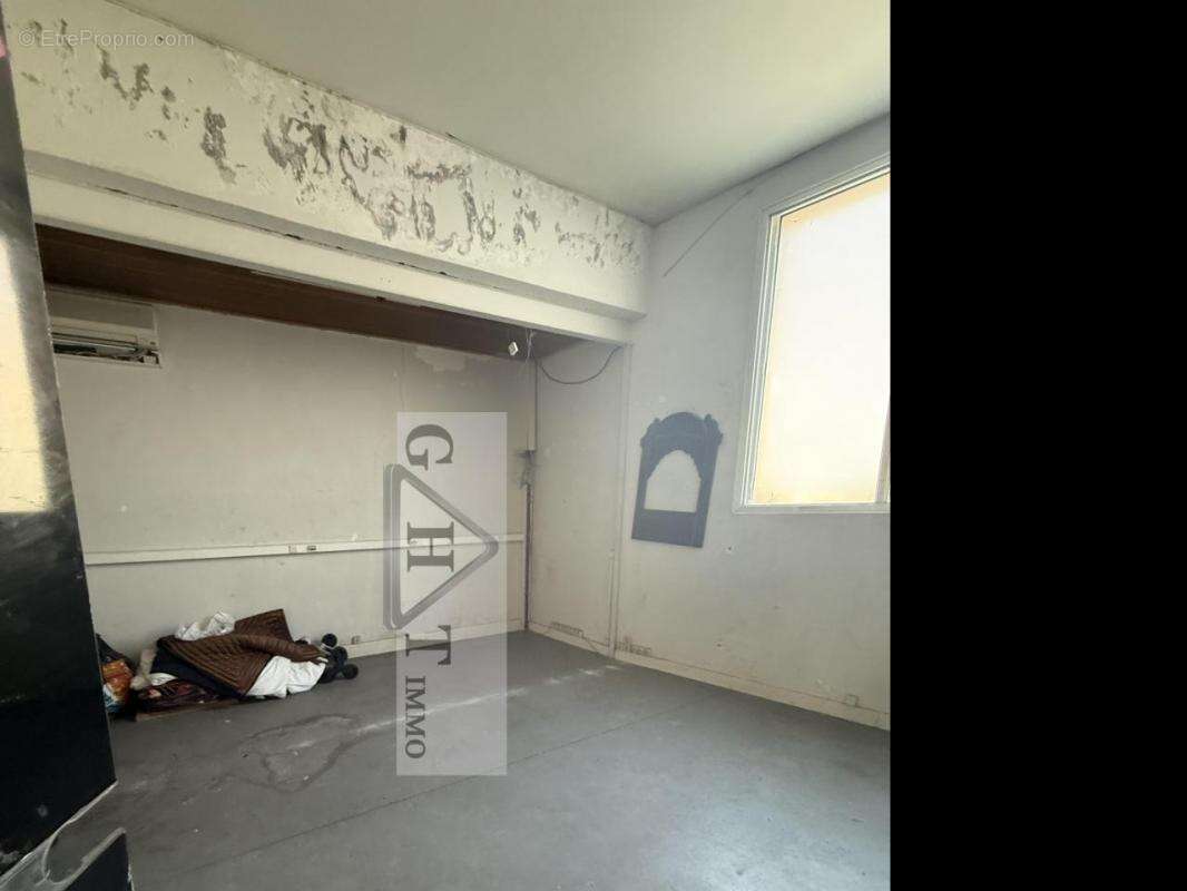 Commerce à ROMAINVILLE