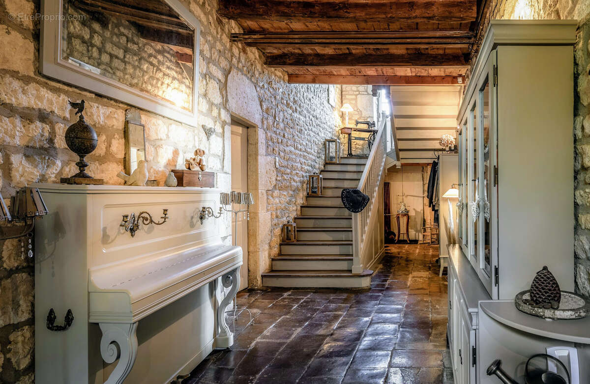 Maison à DONNAZAC