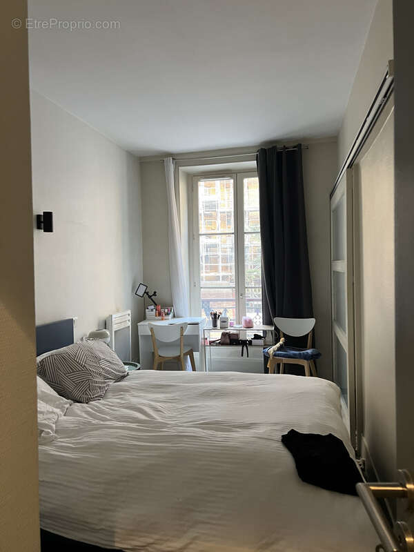 Appartement à PARIS-7E