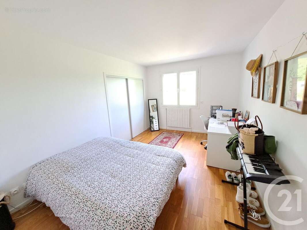 Maison à CHATILLON-LA-BORDE