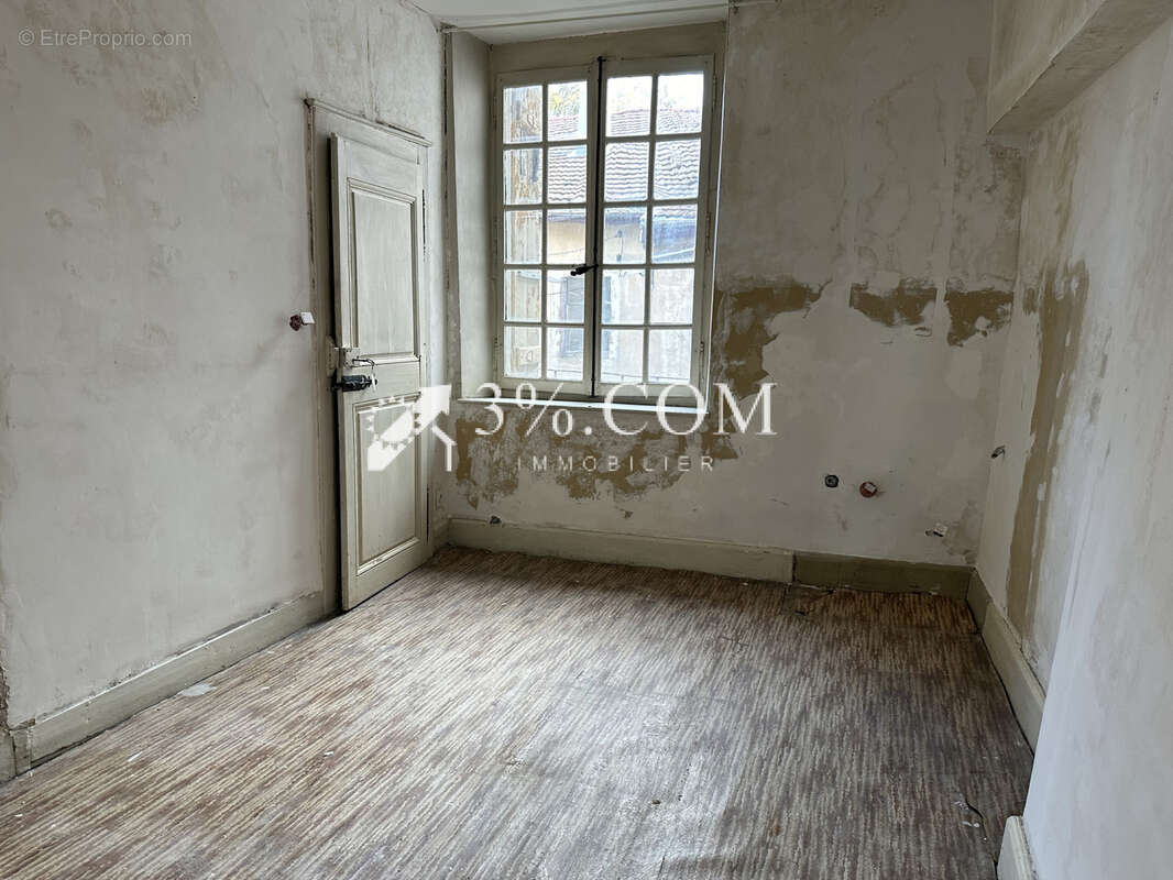 Appartement à MIRECOURT