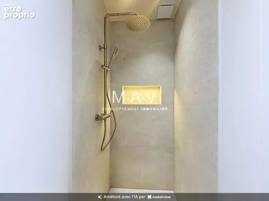 Nice/victor hugo - appartement 3 pièces 87 m2 luxueusement rénové balcon au calme - photo 20