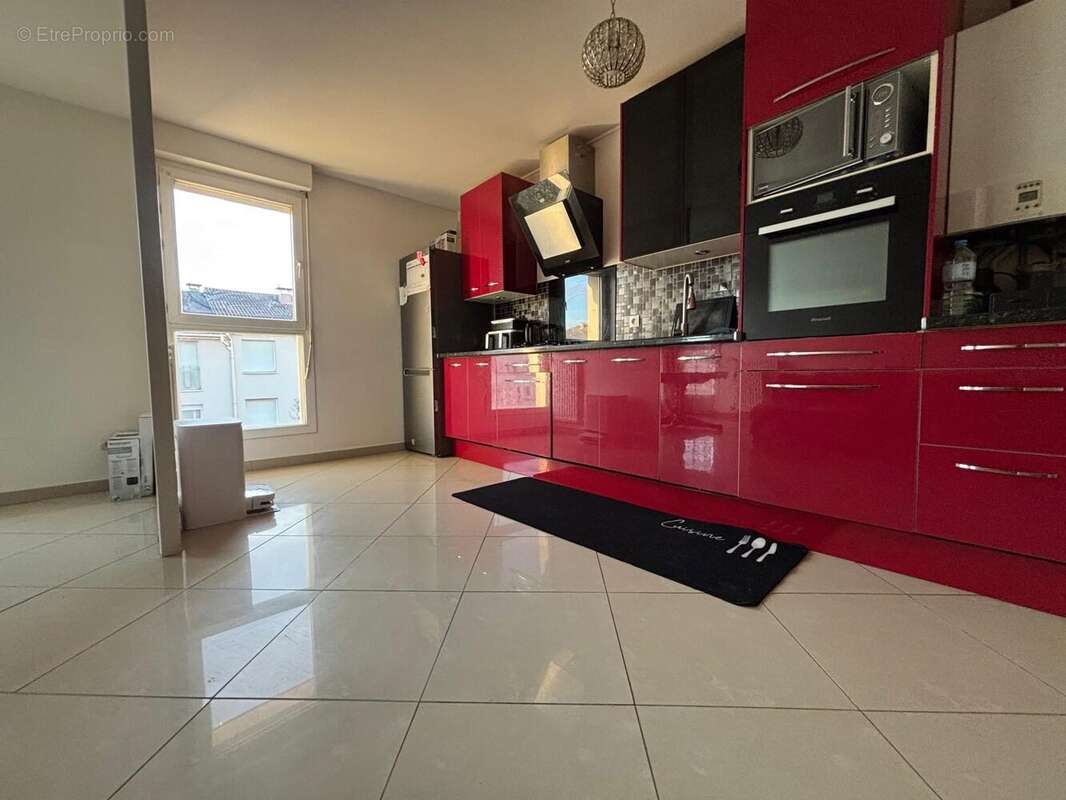 Appartement à SAINT-PIERRE-DU-PERRAY