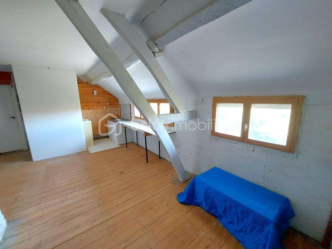 Maison de caractère avec dépendances ! calme, espace et potentiel : une opportunité à saisir ! - photo 17