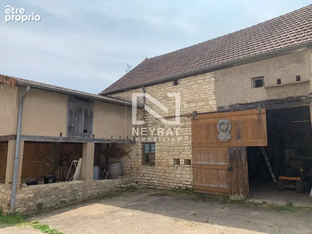 Parking à CORPEAU