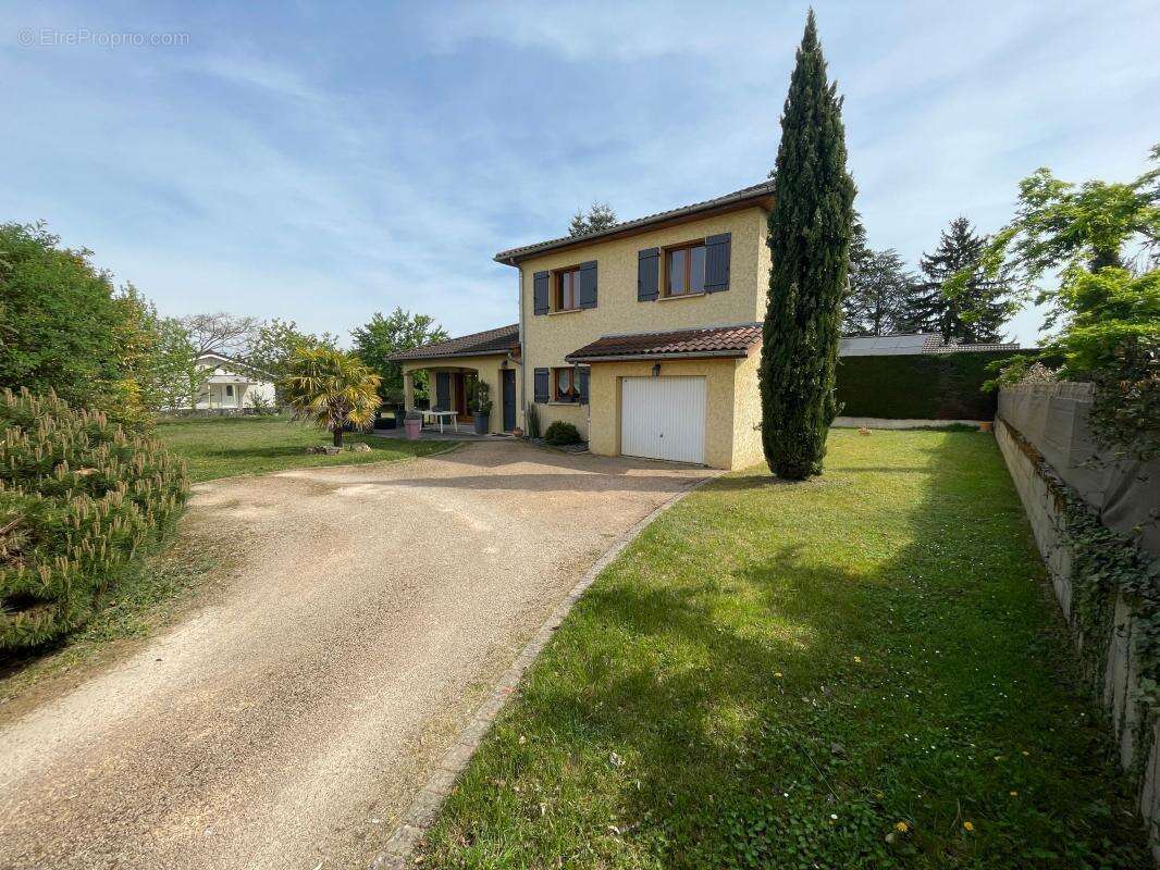 Maison à SAINT-ROMAIN-DE-JALIONAS