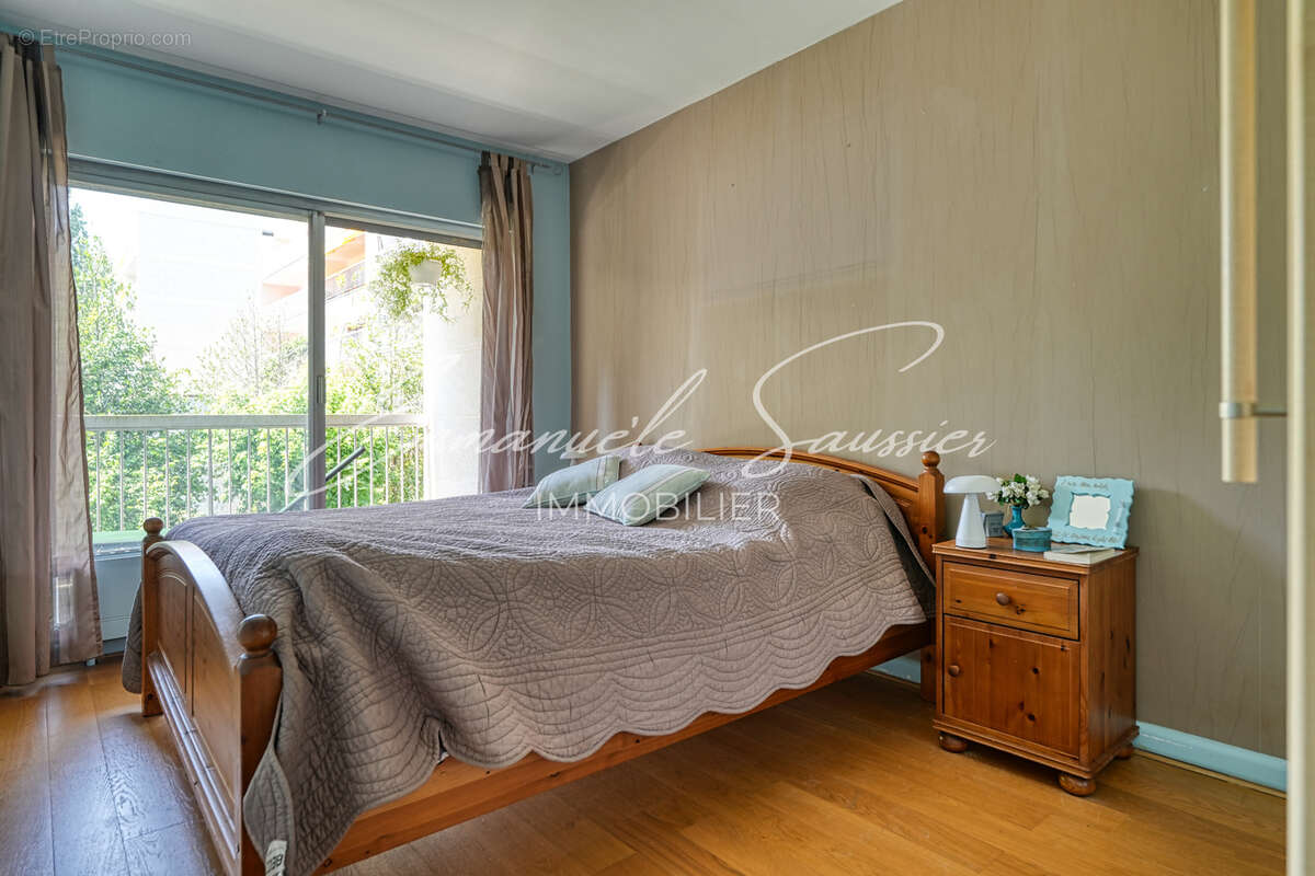 Appartement à VILLE-D'AVRAY