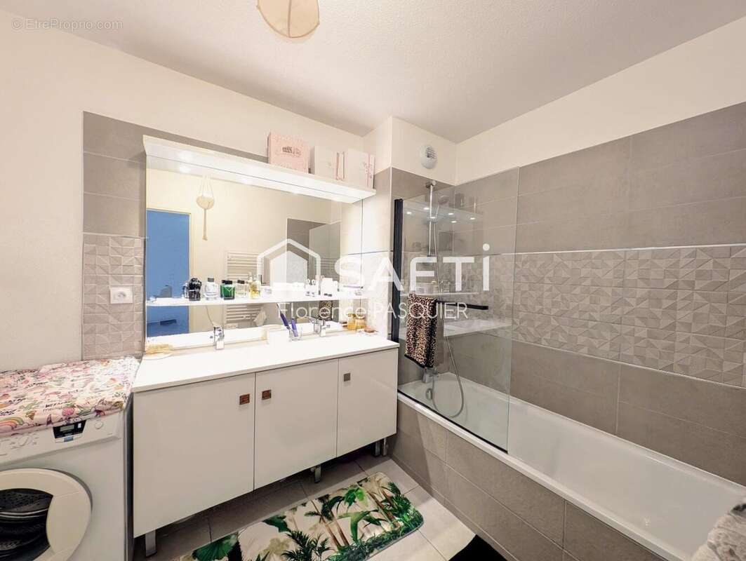 Photo 8 - Maison à LE HAILLAN