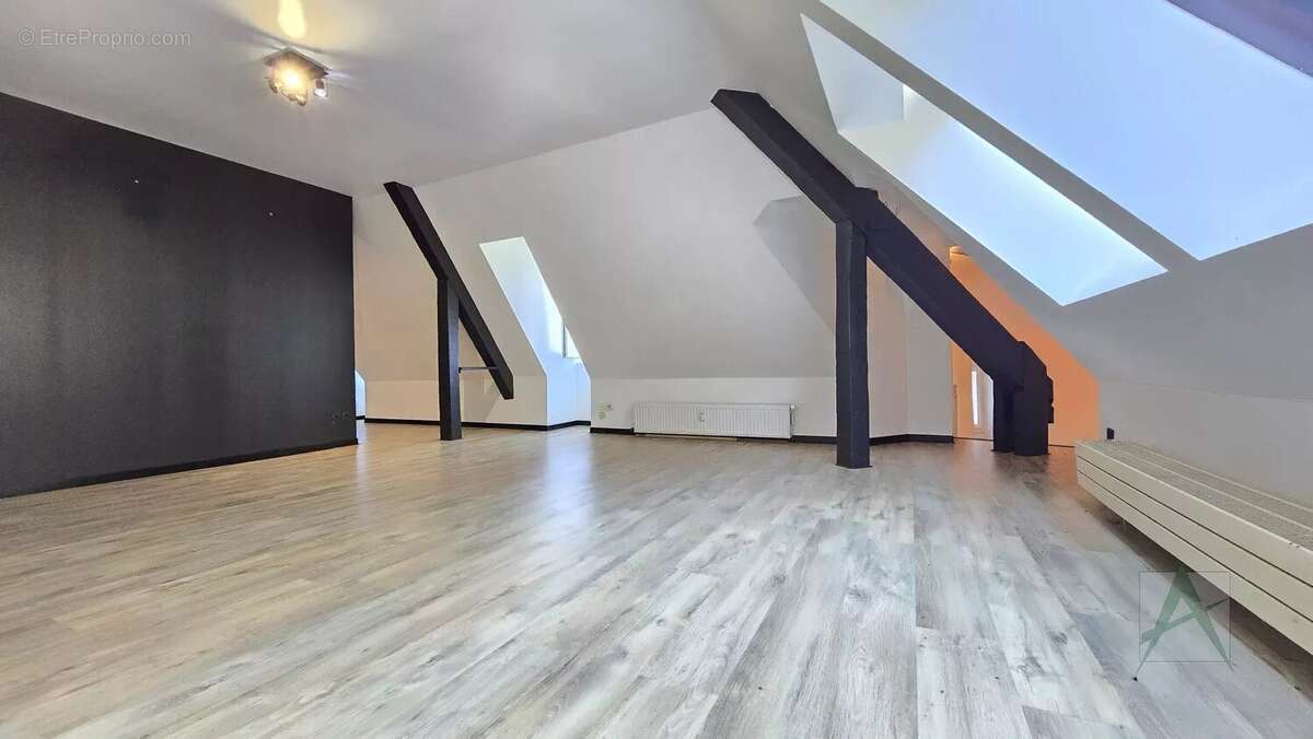 Appartement à CHALLES-LES-EAUX