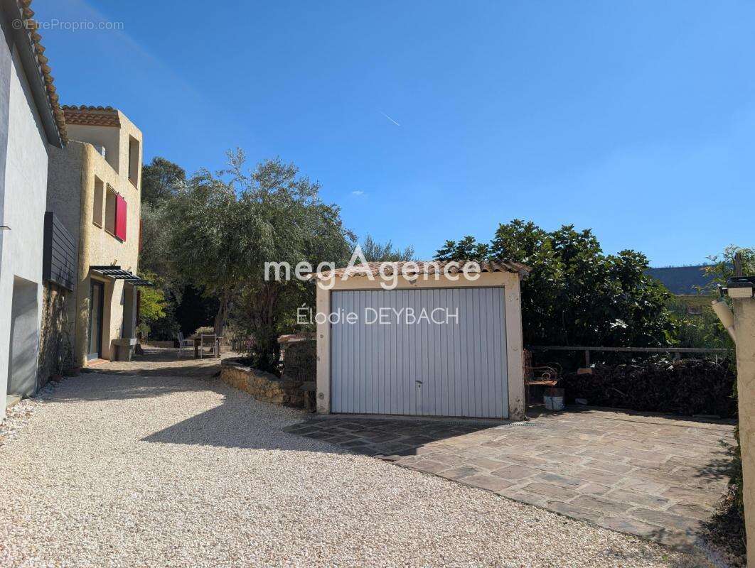 Maison à SAINT-LAURENT-DE-LA-CABRERISSE