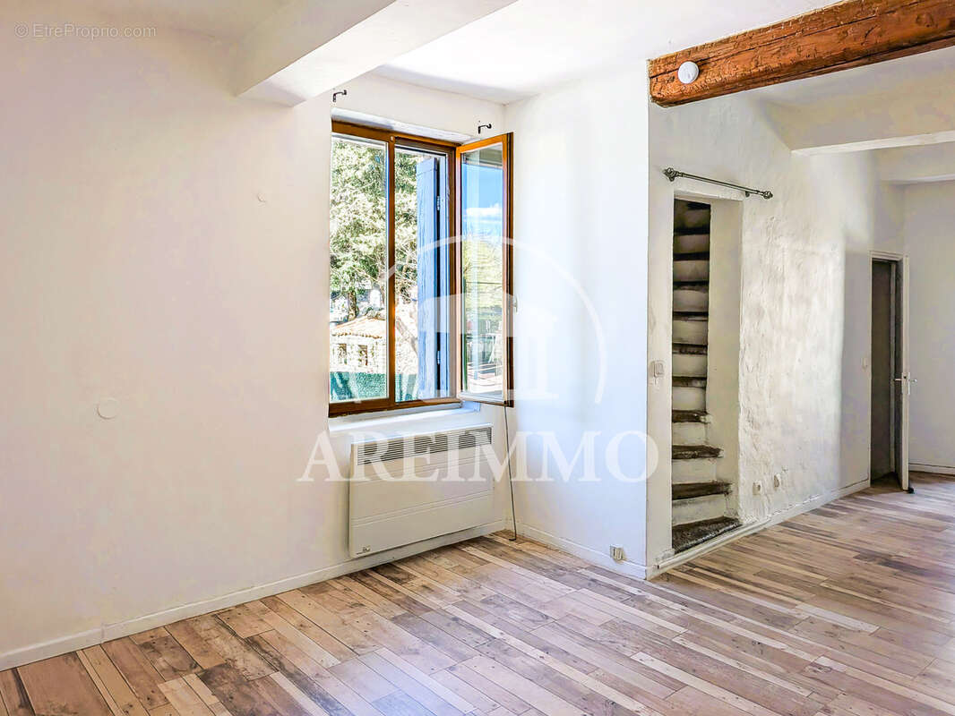 Appartement à SAINT-MARTIN-DE-LONDRES