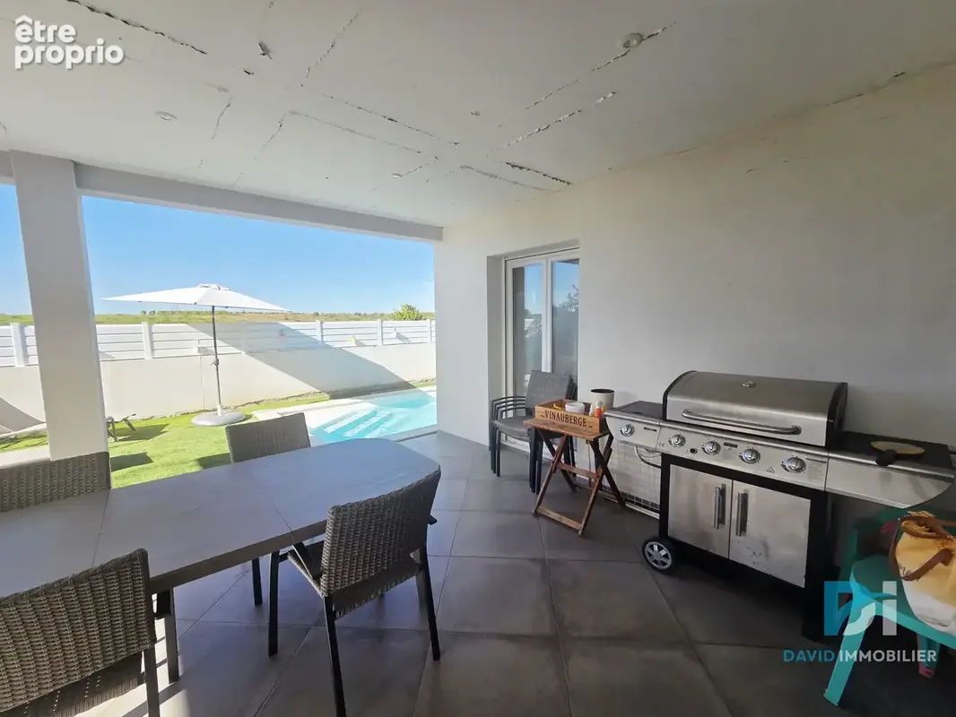 Villa plain-pied avec piscine - photo 3