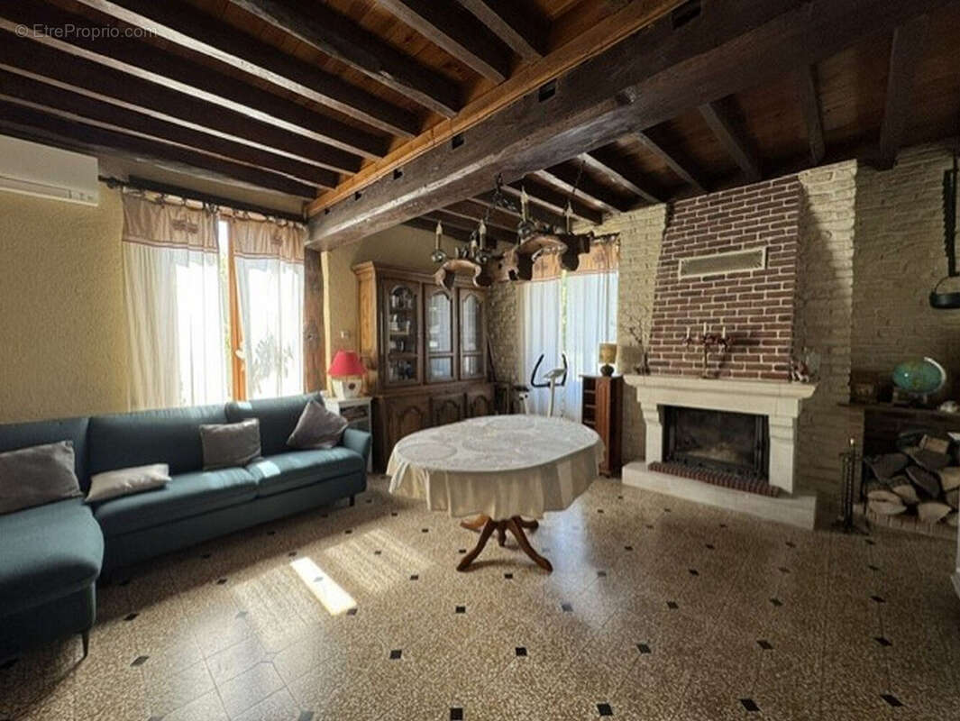 Maison 7 pièces avec jardin et dependances à semoine - photo 4