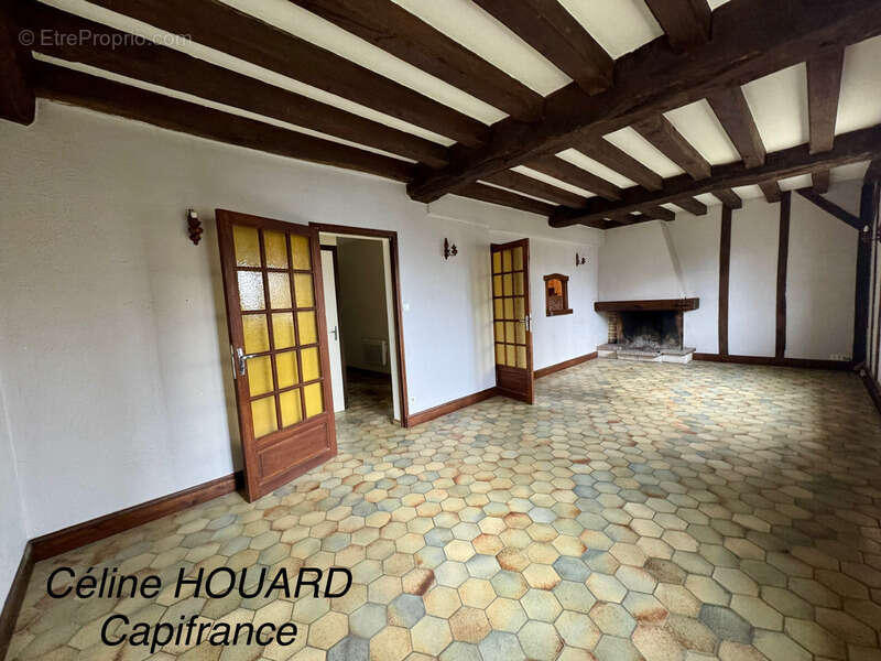 Maison à VILLEVEQUE