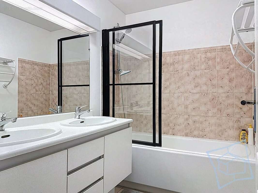 Maison à VOISINS-LE-BRETONNEUX