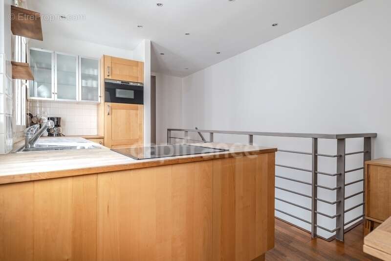 Appartement à PARIS-1E