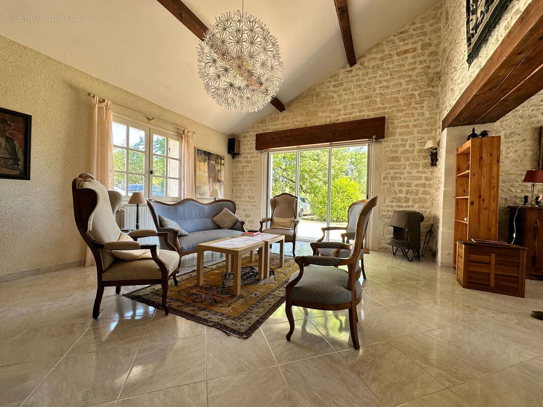 Maison à SAINT-FORT-SUR-GIRONDE