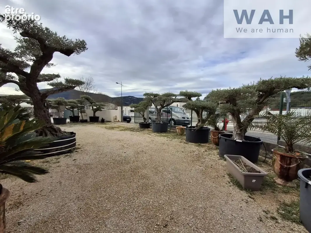 Local commercial - 240m2 - Sauve - photo 6
