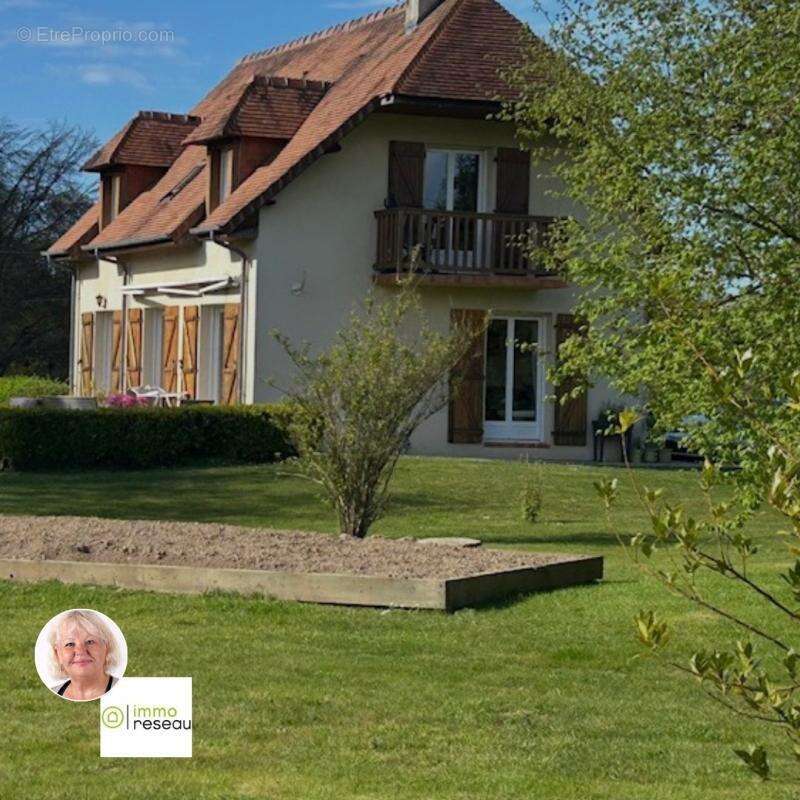 Maison à SAINT-HYMER