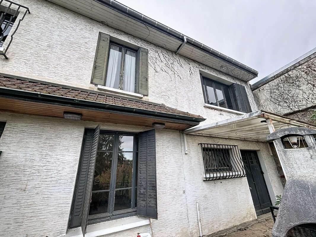 Maison à TASSIN-LA-DEMI-LUNE