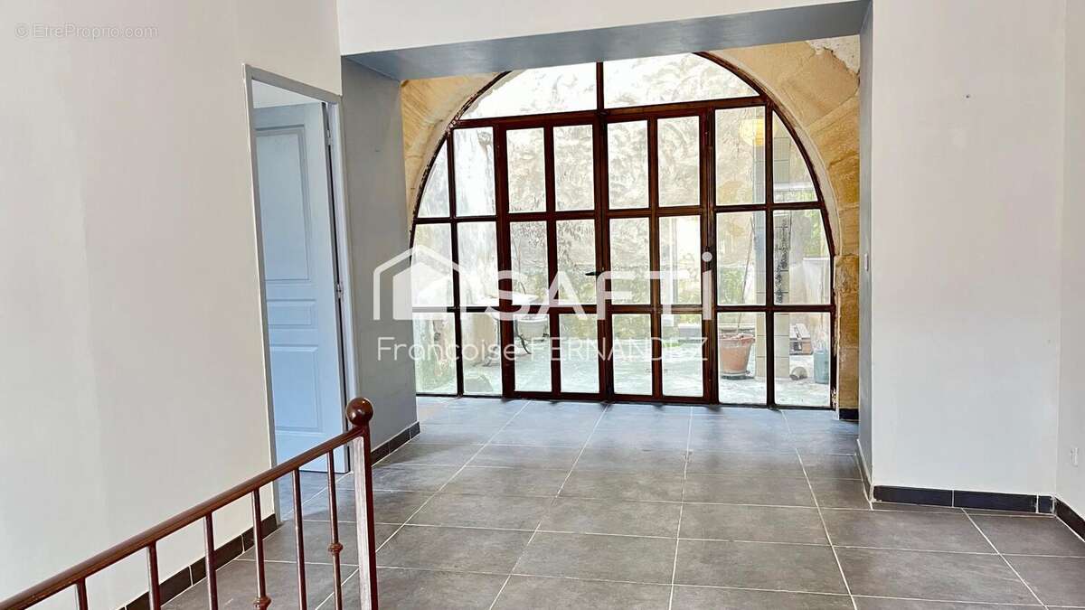 Photo 2 - Appartement à PERNES-LES-FONTAINES