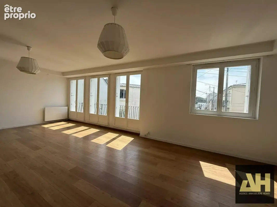 Rive droite - maison divisée en deux appartements - photo 2