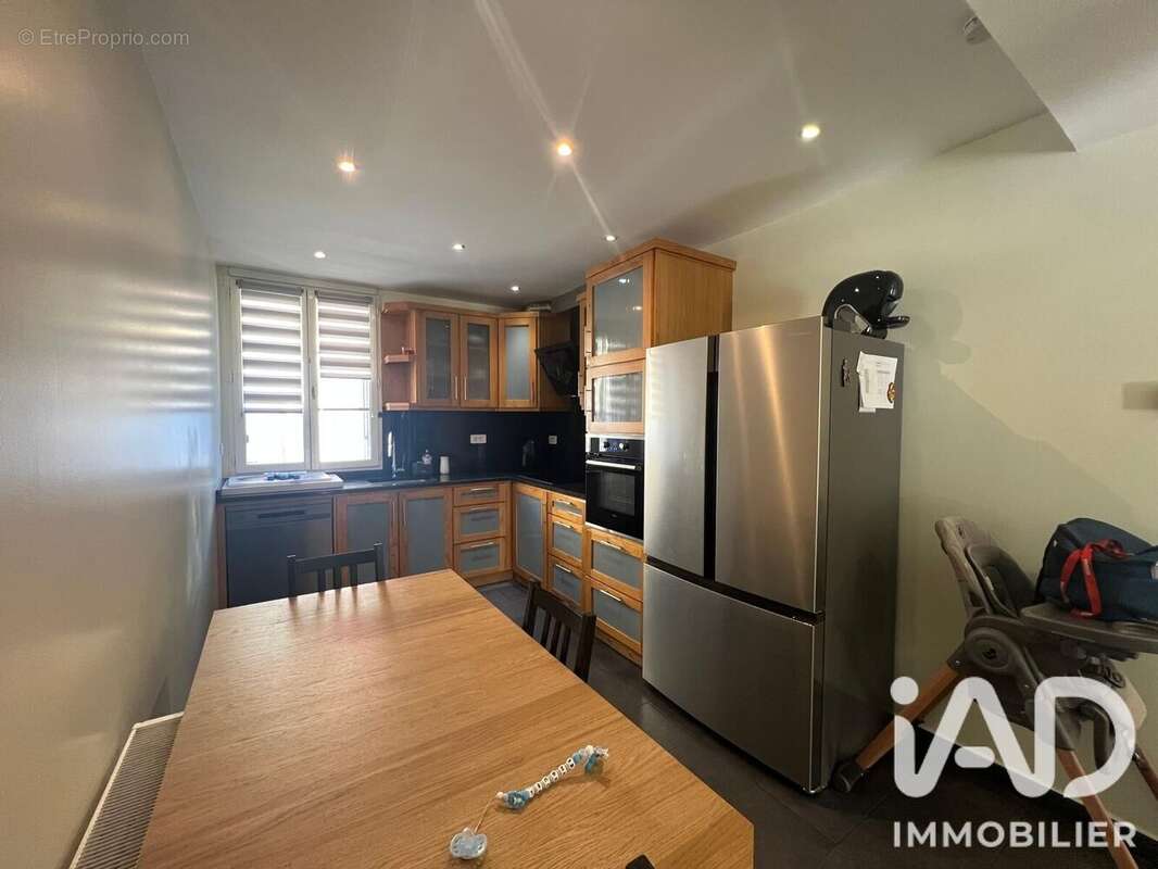 Maison 90 m² à Trappes  - photo 2