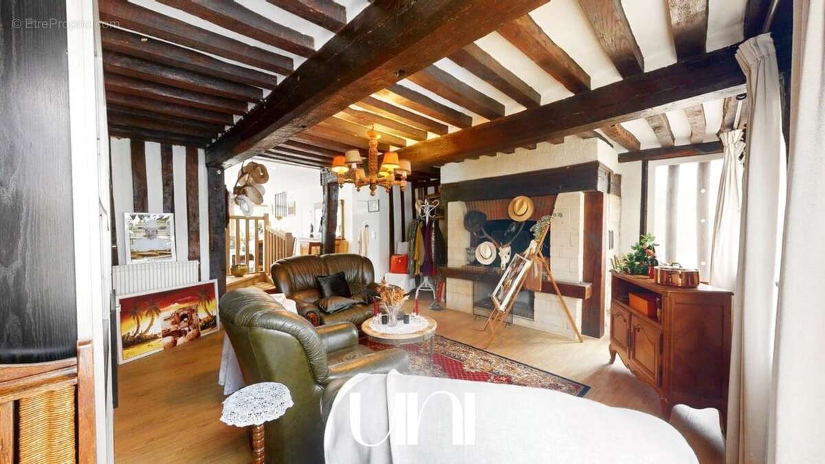 Maison à MEZIDON-CANON