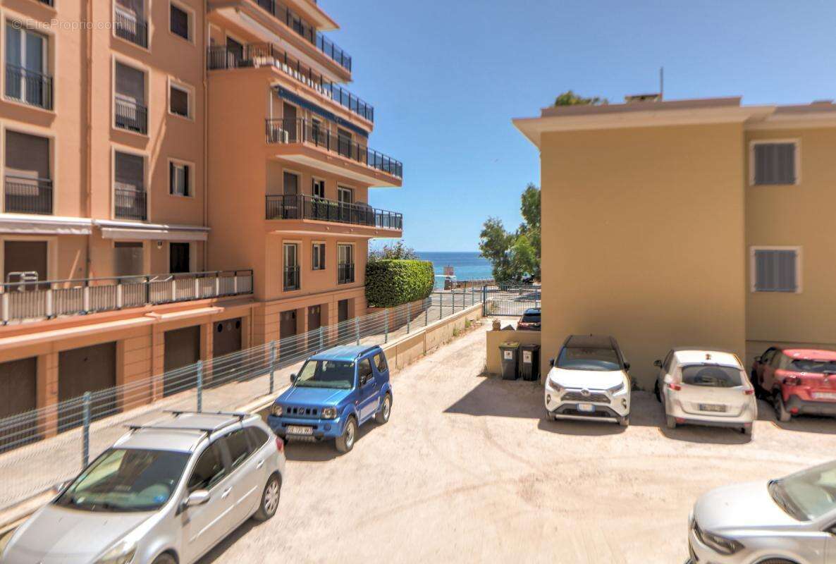 Appartement à ROQUEBRUNE-CAP-MARTIN