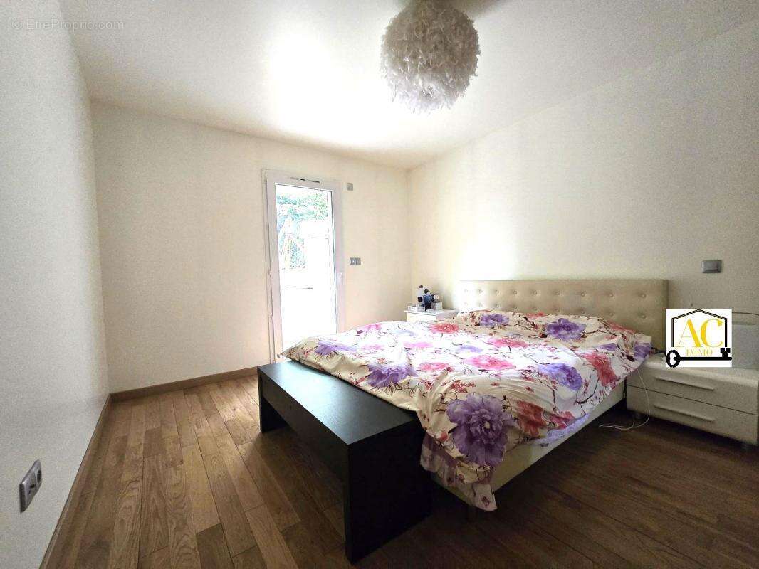 Maison à VETRAZ-MONTHOUX