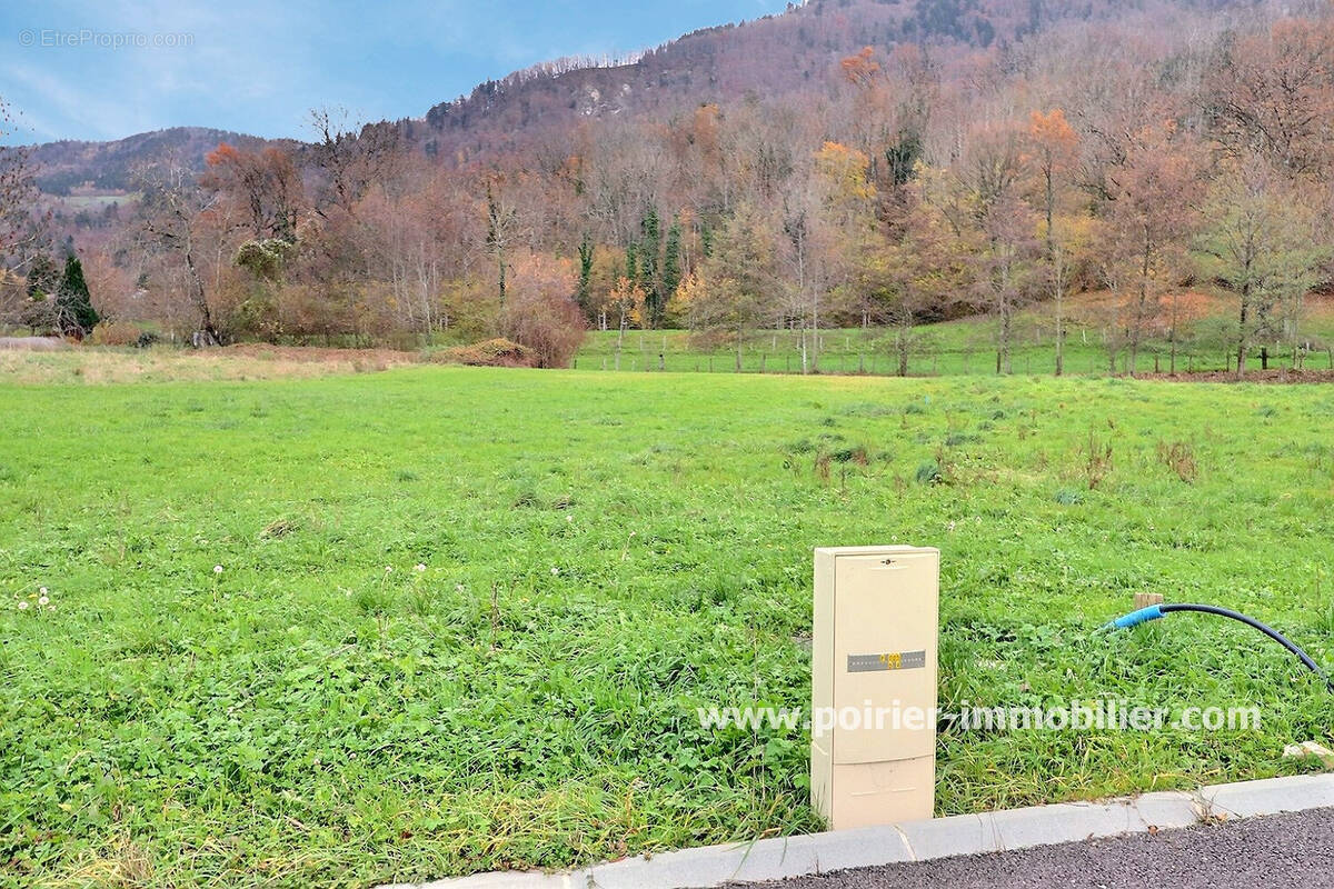 Terrain à CERVENS