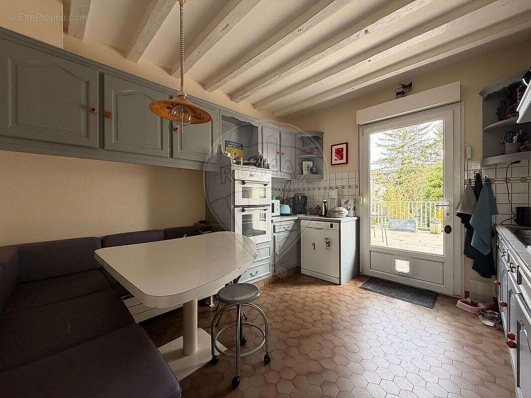 Maison à SAINT-JULIEN-LES-VILLAS