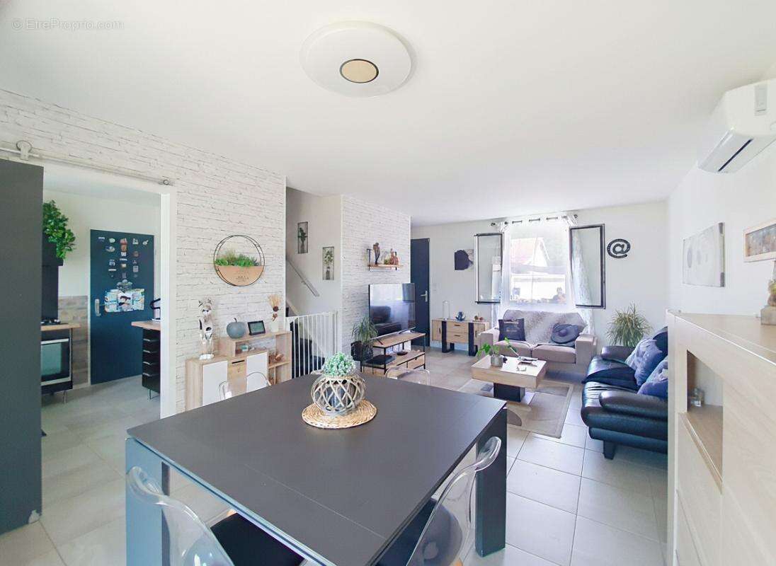 Maison - 3 Chambres - Buanderie - Garage - Sous-sol - Double Terrasse - Jardin - Au calme - photo 15