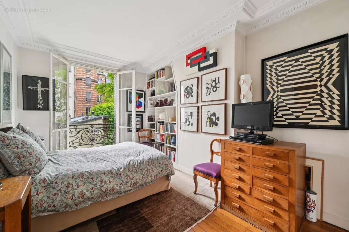 Appartement à PARIS-16E