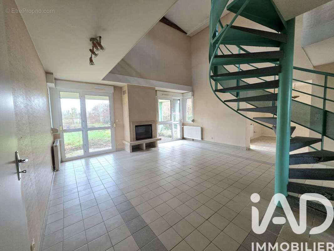 Photo 2 - Maison à BUCHERES