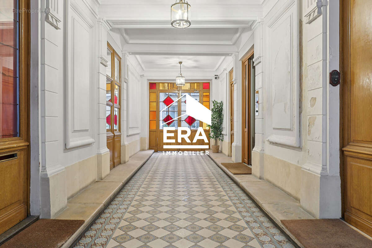 Appartement à PARIS-17E