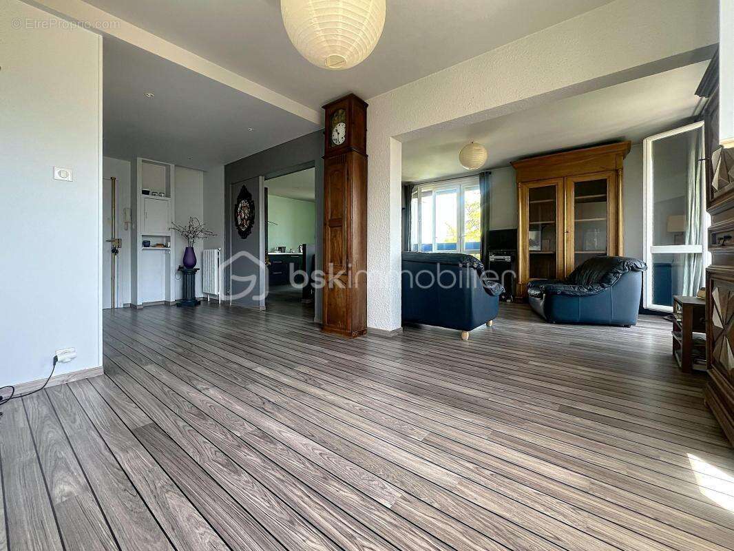 Appartement à SAINT-MARTIN-D'HERES