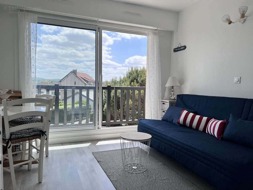 Appartement à BLONVILLE-SUR-MER