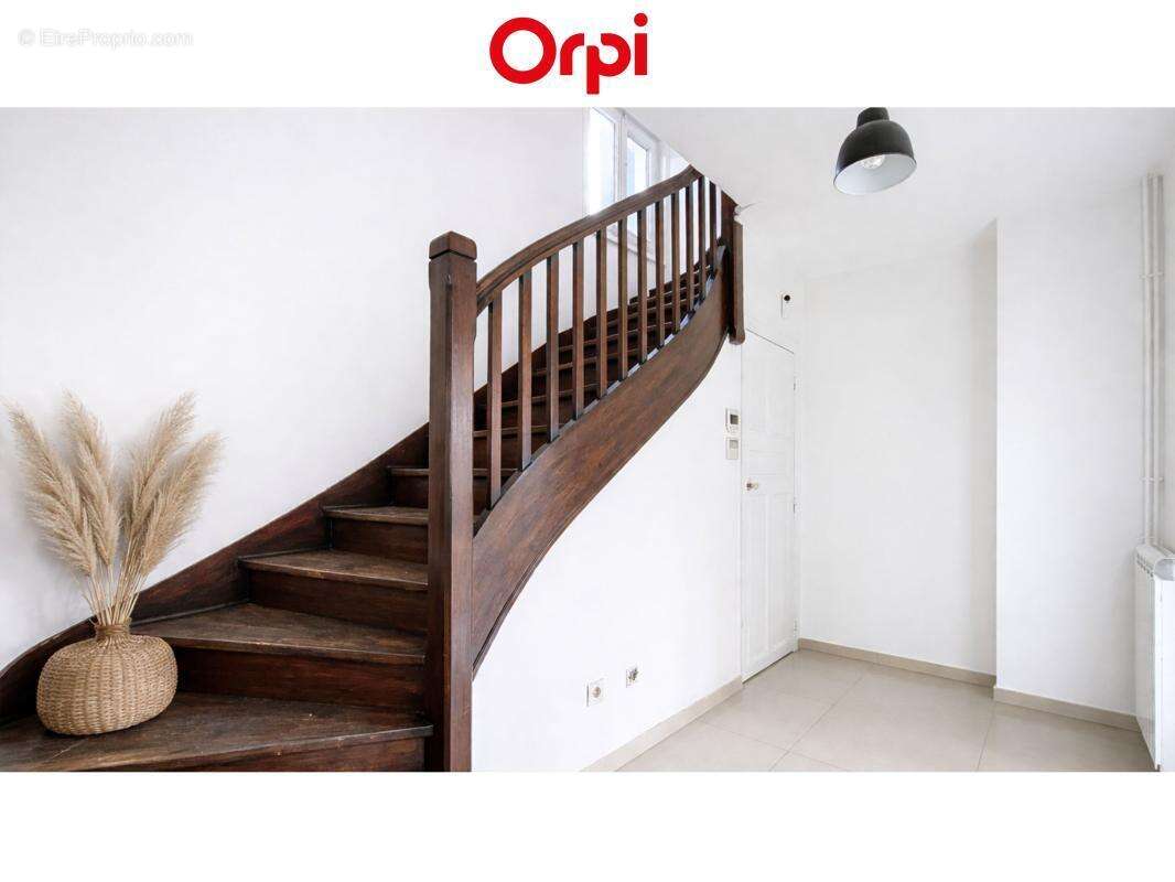 Maison à AMBILLY