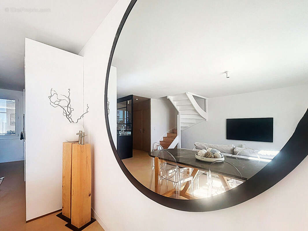 Maison à THIVERVAL-GRIGNON