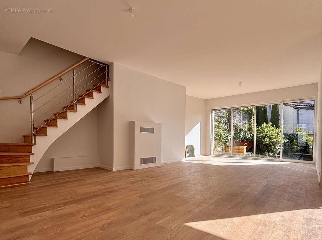 BORDEAUX CAUDERAN - Belle échoppe rénovée 4 chambres - photo 3
