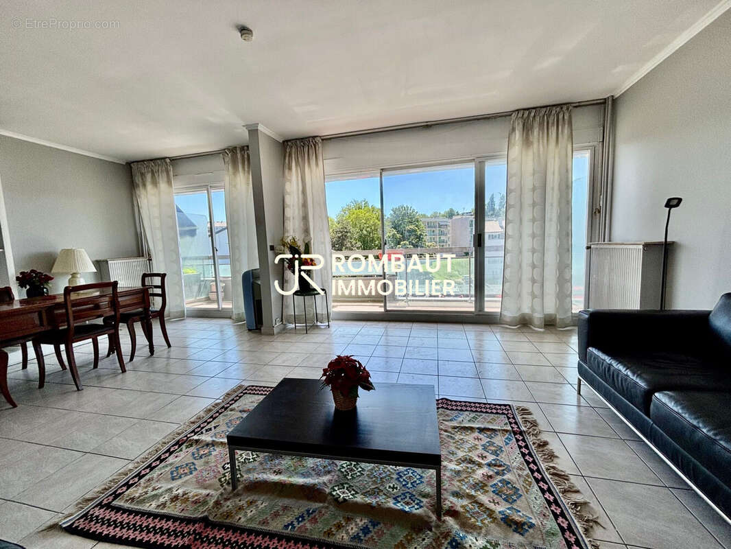 Appartement à LA CELLE-SAINT-CLOUD