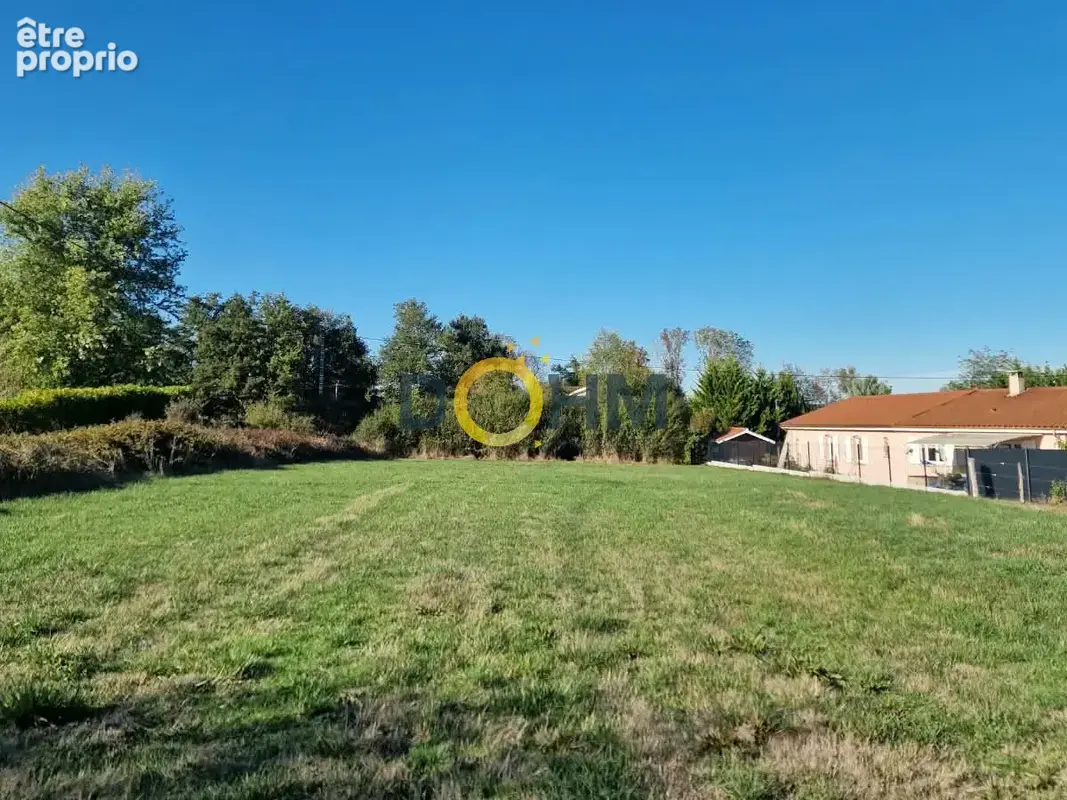 Terrain constructible de 1 831 m2   Nervieux (42) - photo 2