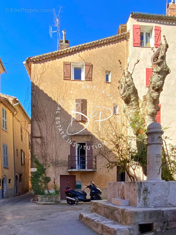 Appartement à LORGUES