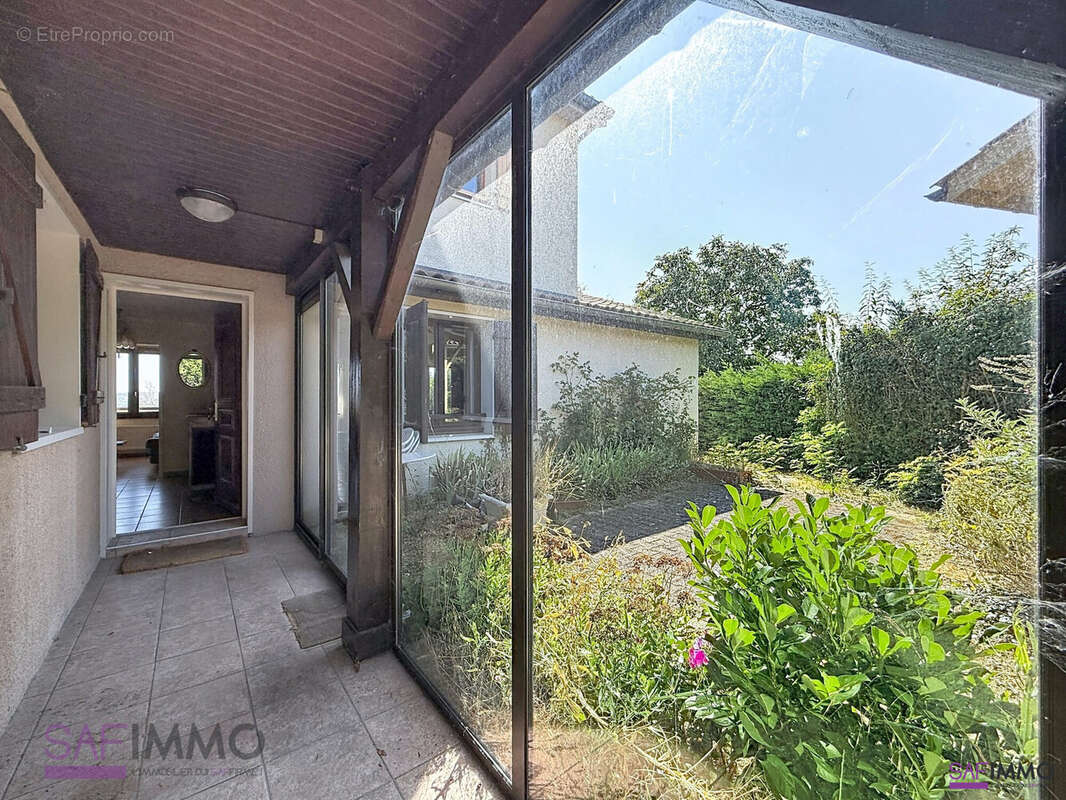 Maison 145 m² à Chaponost  - photo 4