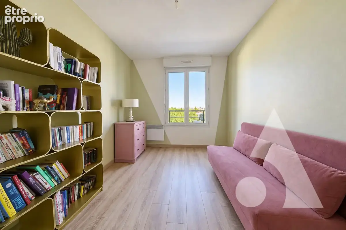 Appartement F3 avec terrasse - Le Clos de la Régale - photo 7
