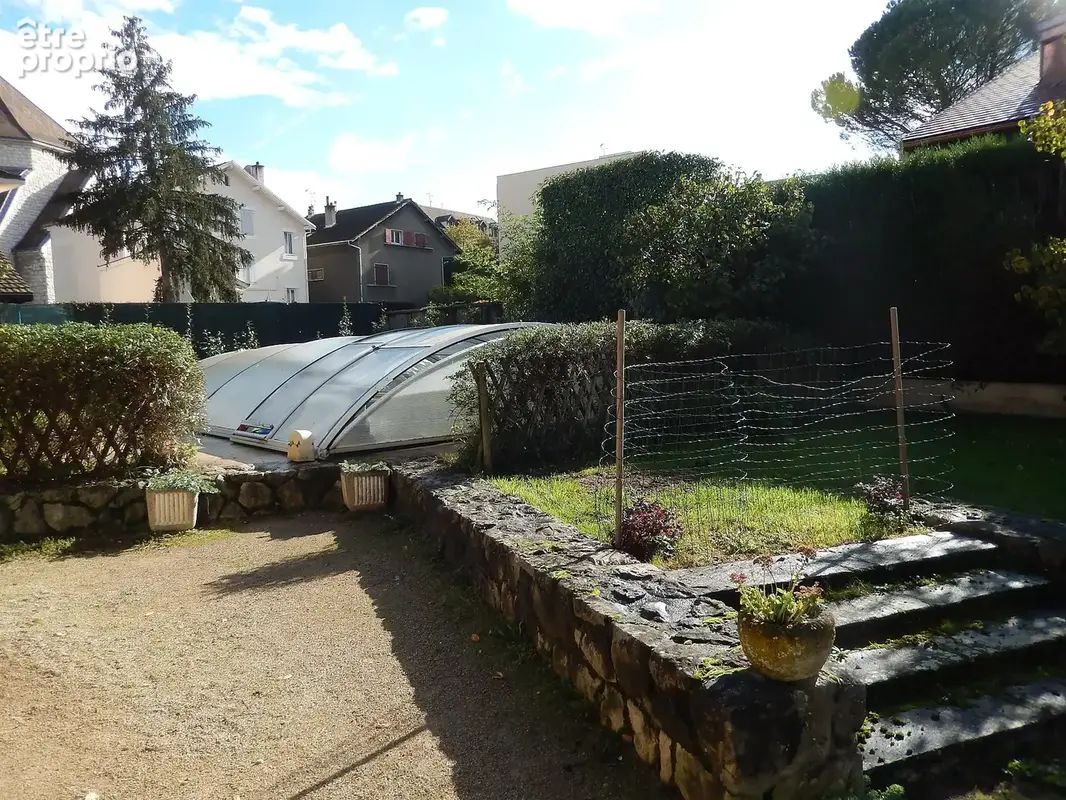 Piscine Desjoyaux (8x4m) avec terrasse